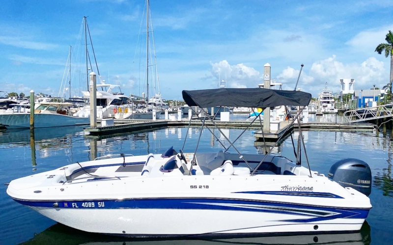 24' Luxury Deck Boat RENTAL FUN!