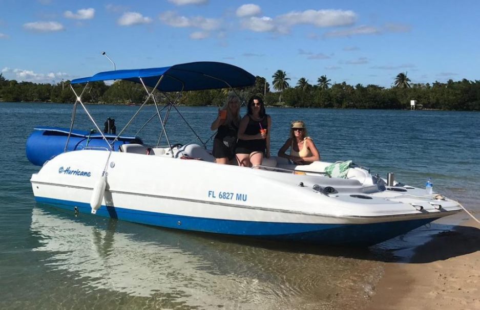 21 foot Luxury Deck Boat RENTAL FUN!